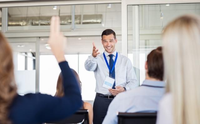 Szkolenia dla managerów i pracowników- na które warto się zdecydować?