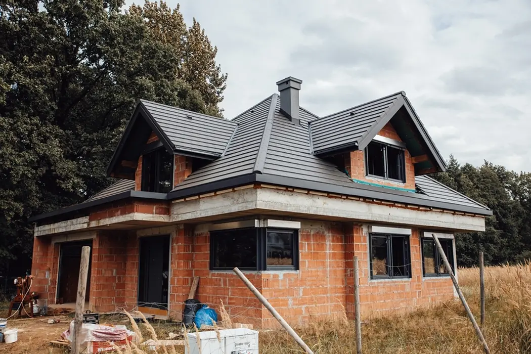drzwi wejściowe i okna balkonowe