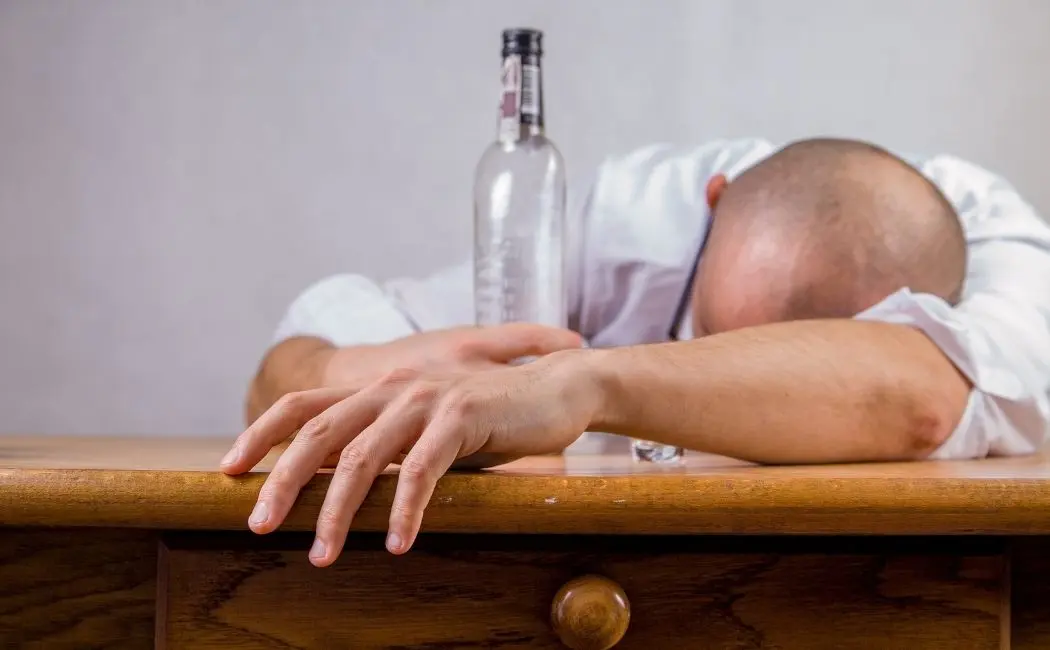 Jak radzić sobie z ciągami alkoholowymi