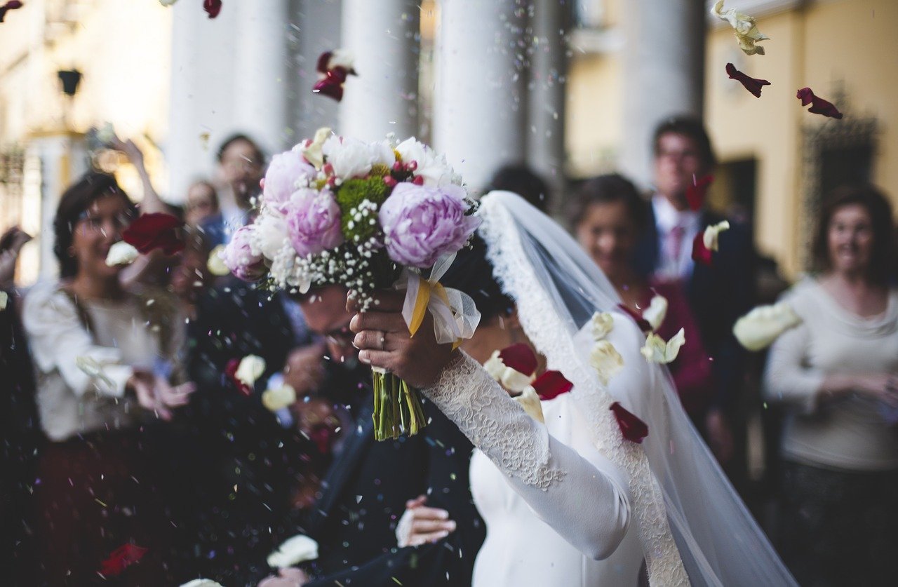 Jakie zmiany w ceremoniach ślubnych w Krakowie w związku z koronawirusem?
