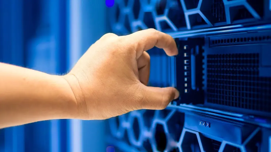 Projektowanie data center  jak zapewnić niezawodność, bezpieczeństwo i efektywność energetyczną?