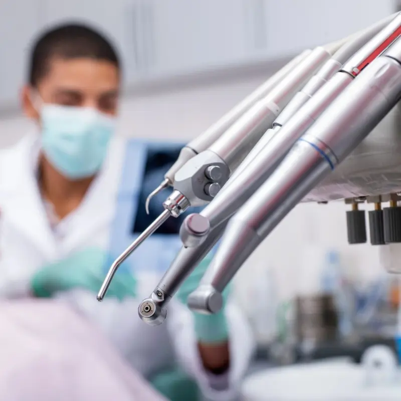 Zaawansowane technologie w stomatologii: rola wiertła diamentowego i z węglika spiekanego