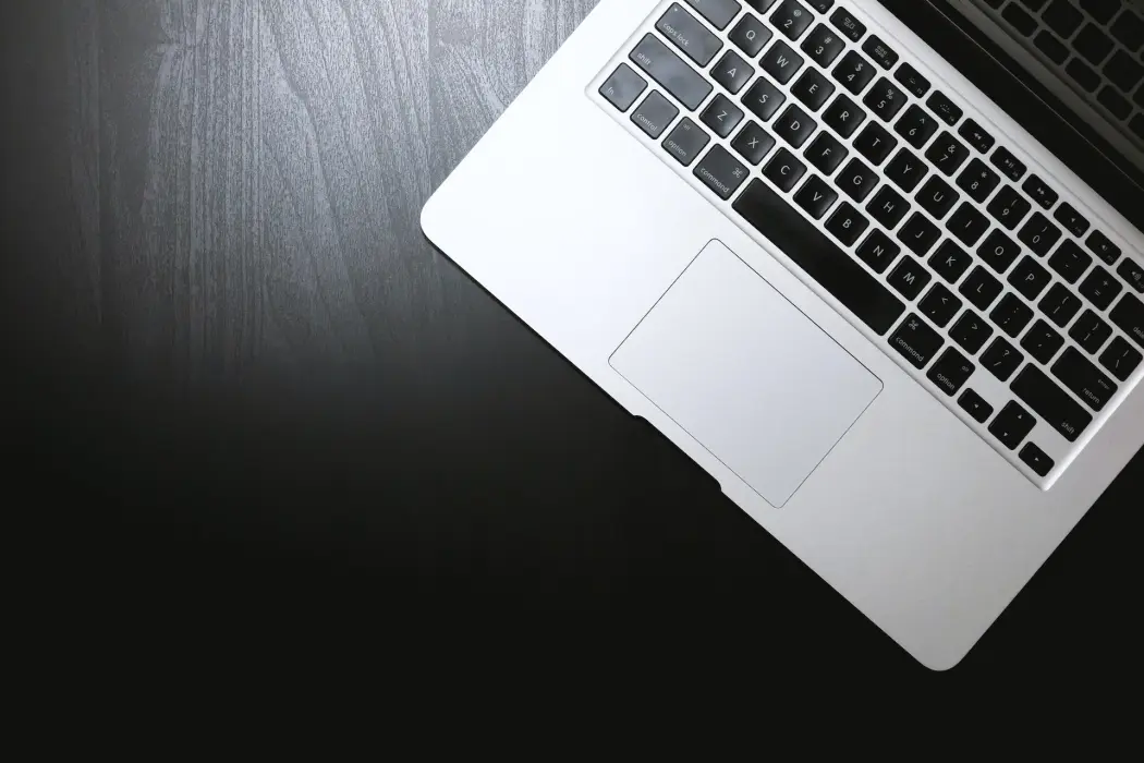 Dynamiczny rozwój technologii: Rewolucja w biznesie i edukacji