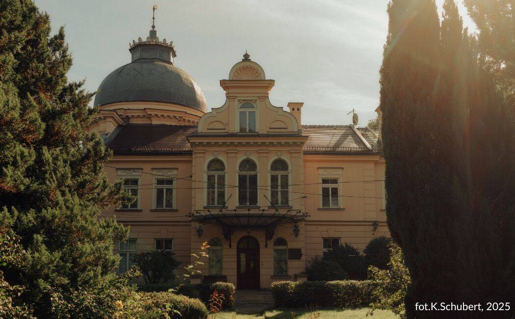 Pałac i Park im. Anny i Erazma Jerzmanowskich w Krakowie fot. K. Schubert 2025. MIK CC BY SA 4.0.jpg 1cebe