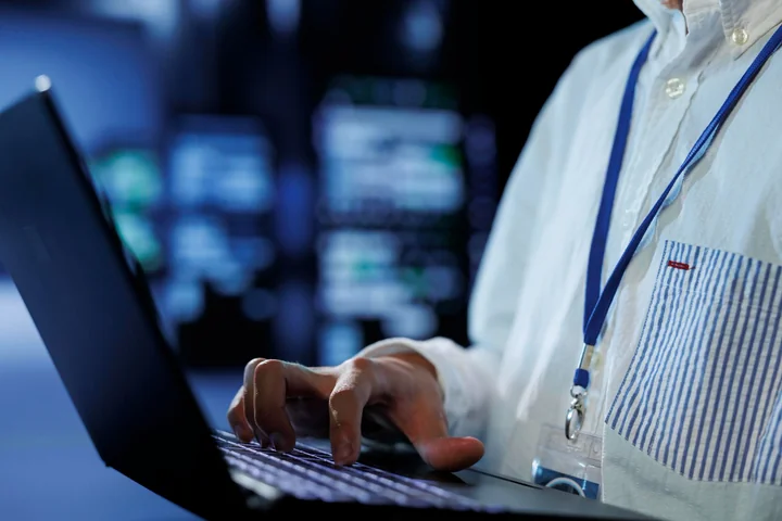 Cyfrowa transformacja procesów: Jak enova365 zmienia paradygmat zarządzania przedsiębiorstwem?