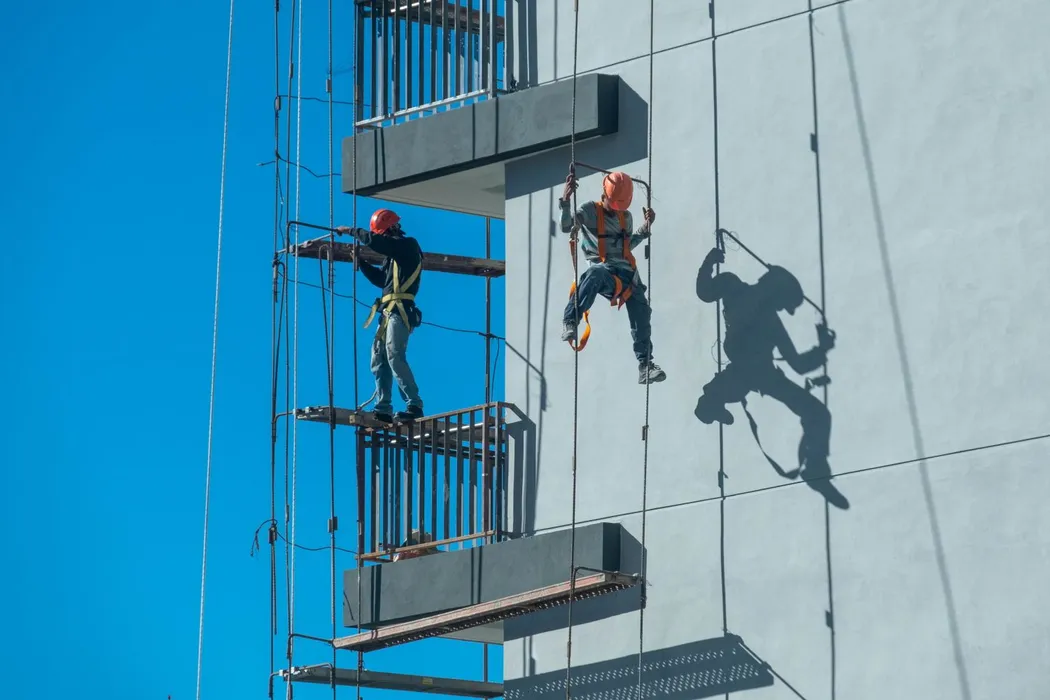 Alpinizm przemysłowy czym jest i jakie prace wykonują alpiniści przemysłowi?