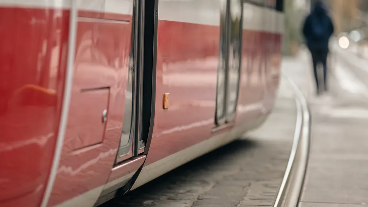 Dodatkowe tramwaje i zmiany przy cmentarzach w Krakowie