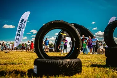 Obraz do artykułu: Który namiot reklamowy wybrać na event w Krakowie? Pneumatyczny czy stałociśnieniowy