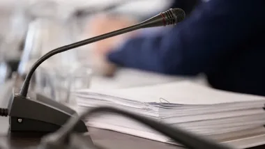 Powiat przekazuje pieniądze strażakom i szpitalowi. Jest 11 uchwał