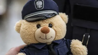 Policjanci pilnują krakowskich szkół. Dzieci dostały nietypową lekcję