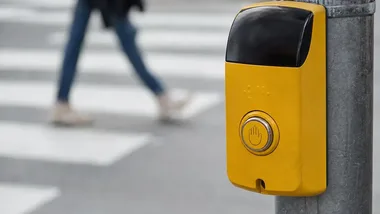 Policjanci ruszyli do krakowskich szkół. Uczniowie poznali zasady bezpieczeństwa