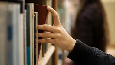 W Krakowie trop prowadzi między wersami - literackie śledztwo.