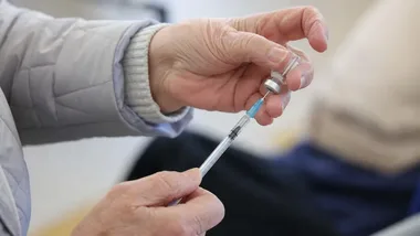 Szczepienia przeciw COVID-19 bez opłat. Nowe zasady dla dzieci i dorosłych