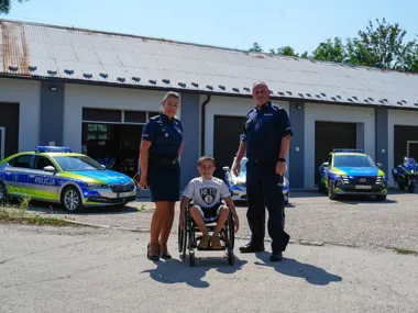 Policyjne marzenie 14-letniego Aleksandra. Wyjątkowe spotkanie z małopolskimi policjantami. - Aktualności Policja Małopolska