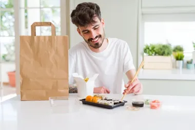 Restauracje sushi w Krakowie oferujące dowóz