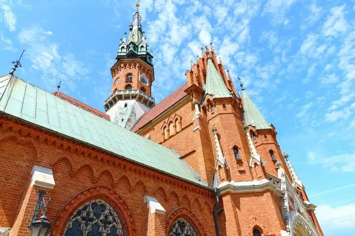 Intensywny weekend w Krakowie: Maraton, muzyka i teatr czekają na Ciebie!