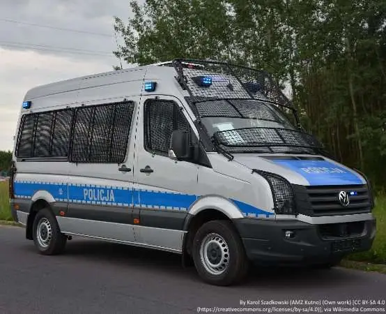 Policjanci dbają o bezpieczeństwo podczas meczu Cracovii i koncertu Lennego Kravitza