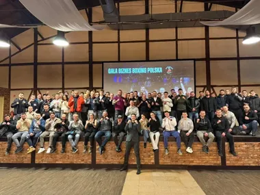 Grafika promocyjna wydarzenia Gala Biznes Boxing Kraków – boks białych kołnierzyków i pomoc dla potrzebujących