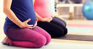 Grafika promocyjna wydarzenia Joga dla kobiet w ciąży – Klub Super Mama