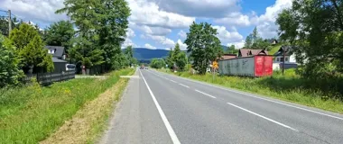Na DK75 powstaną dwie zatoki i chodnik. Kierowców czekają zwężenia