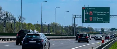 Jazda na zderzaku kończy się sekundami na reakcję