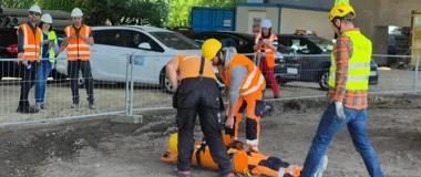 Upał i ciasna estakada. Ratownicy ćwiczyli trudny scenariusz na Mistrzejowicach