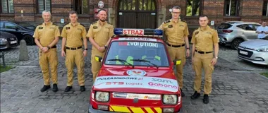 Strażacki Maluch wrócił z Europy - za nim trudna trasa i ważna misja
