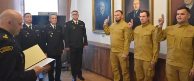 W sali portretowej KM PSP w Krakowie - trzech strażaków złożyło przysięgę