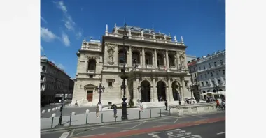 Krakowskie MCK w Budapeszcie - o dziedzictwie, które pracuje na przyszłość