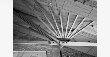 Wernakularyzm wraca na warsztat - Miłobędzki pyta, co naprawdę daje tradycja