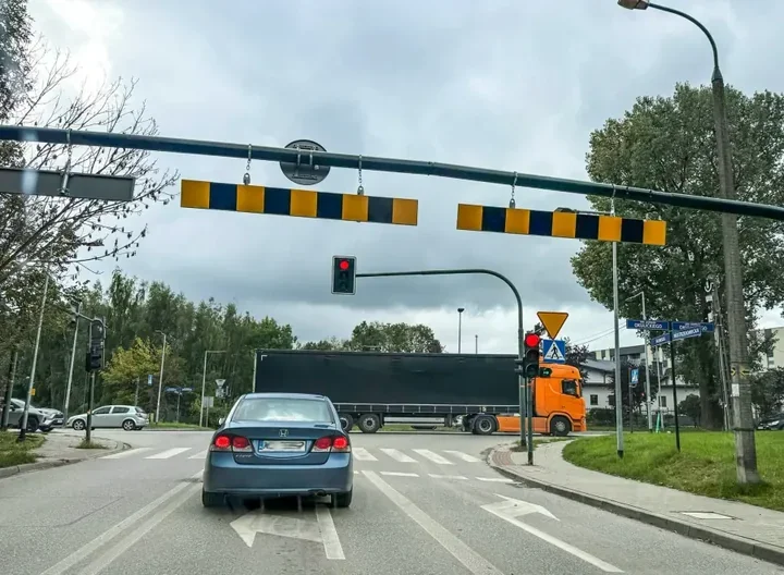 Bramownice zatrzymują dostawczaki na ul. Mistrzejowickiej