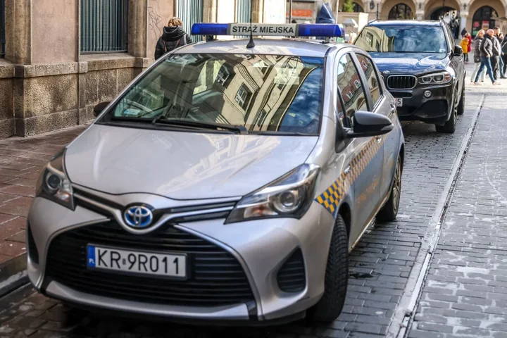 Cmentarze pod szczególnym nadzorem. Strażnicy miejscy sprawdzą też parkingi