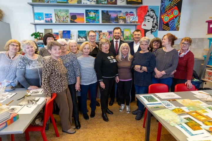 Kraków rozbudowuje politykę senioralną – więcej usług, centrów i wsparcia codziennego