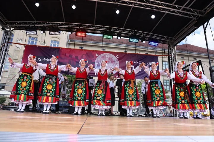 Kraków tańczy całą noc. Program łączy sceny i potańcówki