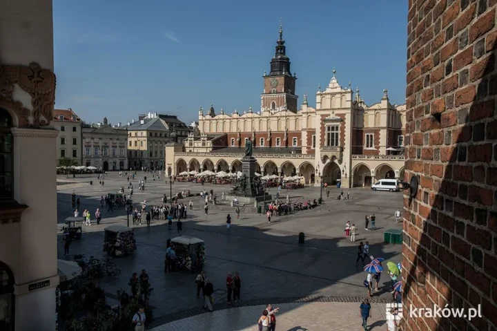 „Największe wesele” na Rynku Głównym. Władze ostrzegają