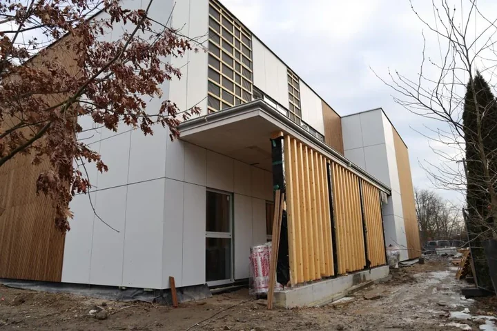 Nowe żłobki w budowie – trzy inwestycje pokazują postęp prac i ekologiczne rozwiązania