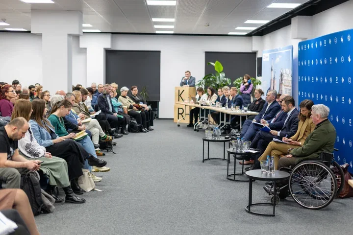 Prezydent rozmawiał z organizacjami pozarządowymi podczas Ławki dialogu