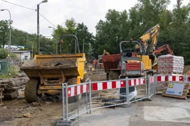 Rozbudowa Dąbskiej rusza. Kierowców czekają objazdy i zamknięty fragment