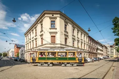 Zabytkowe autobusy i tramwaj Maximum znów wyjadą na ulice Krakowa