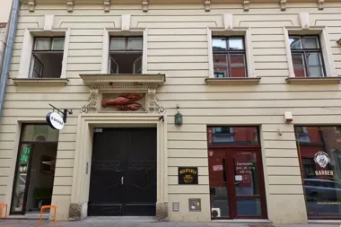 Morderstwo w kamienicy Pod Rakiem. Trop prowadził do szanowanej rodziny