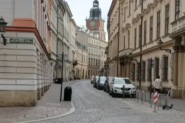 Profesor zabity we śnie przez lokaja. Śledztwo ujawniło fałszywe nazwiska
