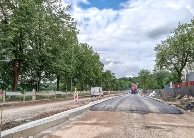 Na Piastowskiej wracają dwa kierunki, a rowerzyści zyskują pełną drogę