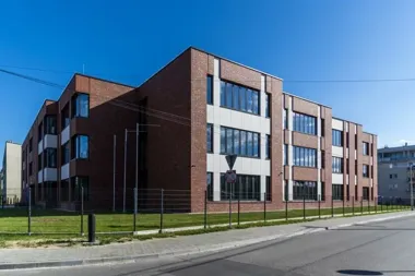 Nowa szkoła przy Grochowej już działa. Pomieści około 670 uczniów