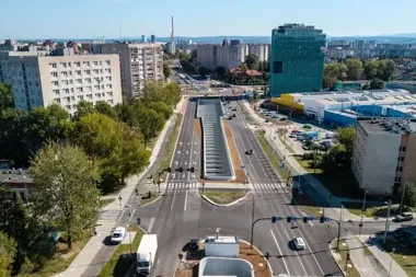 Nowy tramwaj do Mistrzejowic już kursuje. Tunel skraca drogę do centrum