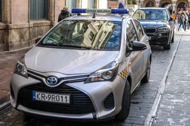 Cmentarze pod szczególnym nadzorem. Strażnicy miejscy sprawdzą też parkingi