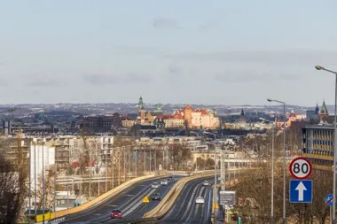 Kraków coraz mocniej odcina się od smogu, a liczby to potwierdzają