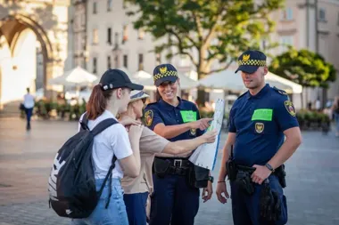 Więcej patroli i nocny nadzór w Krakowie przed sezonem turystycznym