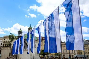 Gdy Kraków staje biało-niebieski – uroczystości i nagrody na święto patrona miasta