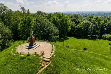 Kopiec Wandy pod pełną ochroną. Drugi wpis niczego by nie zmienił
