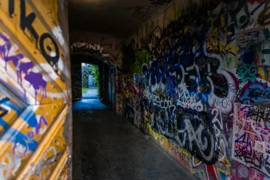 W Krakowie bazgroły będą zgłaszane szybciej. Szkoły i straż miejska w jednym systemie